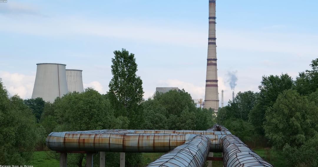 RE2020 en 2026 : ce que les architectes et maîtres d'œuvre doivent intégrer dans leurs CCTPs